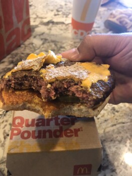 تقرير سلامة الغذاء للمستهلك McDonald's, East Louise Avenue, Lathrop, CA, USA aw burger and rock hard buns. I hope I don’t get si... صورة فوتوغرافية #2