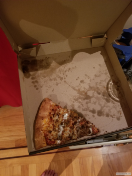 Verbraucherbewertung – Lebensmittelsicherheit Freshslice Pizza, Southwest Marine Drive, Marpole, Vancouver, BC, Canada Ordered a 8 slice classic f... Foto #2