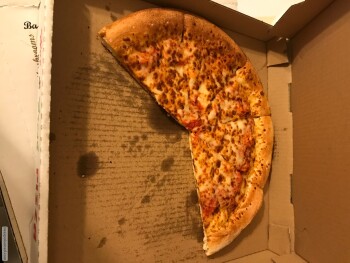 消费者评论 - 食品安全 Lucian's Pizza Colton, North Mount Vernon Avenue, Colton, CA, USA I purchased 3 pizzas in city of Co... 照片 #2