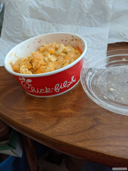 消费者评论 - 食品安全 Chick-fil-A, East 39th Street South, Independence, MO, USA The macaroni and cheese--every time I've... 照片 #3