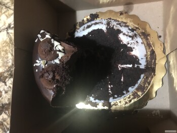Consumer Review - Food Safety Whole Foods Market, Carlisle Boulevard Northeast, Albuquerque, NM, USA A cake from this market We, t... photo #1