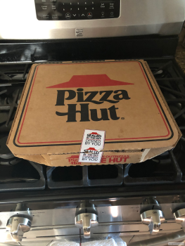 Avis du consommateur - Sécurité alimentaire Pizza Hut, South Street, Lakewood, CA, USA Large 3 Topping Pizza from there. I got it deal, a Large... photo #2