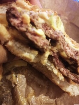 مراجعة المستهلك - سلامة الغذاء Steers Zevenwacht Mall, Polkadraai Road, Kuils River, Cape Town, South Africa Bought a prince burger... صورة فوتوغرافية #2