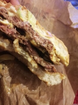 مراجعة المستهلك - سلامة الغذاء Steers Zevenwacht Mall, Polkadraai Road, Kuils River, Cape Town, South Africa Bought a prince burger... صورة فوتوغرافية #3