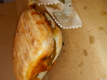 مراجعة المستهلك - سلامة الغذاء Domino's Pizza, 6th Avenue, San Diego, CA, USA I ordered a chicken sandwhich from there and ate half... صورة فوتوغرافية #3