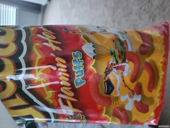 消费者评论 - 食品安全 Cheetos Flamin' Hot Puffs, Walmart Supercenter, 169 Norman Station Blvd, Mooresville, NC 28117, Unit... 照片 #2