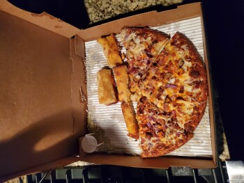 Consumer Review - Food Safety Jet's Pizza, South Wabash Avenue, Chicago, IL, USA We ordered the Buffalo Ranch Pizza along with bre... photo #2