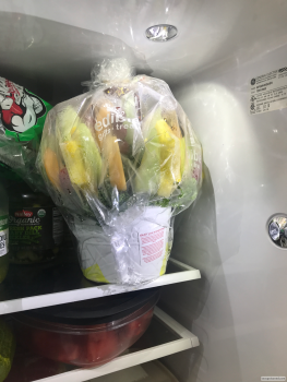 Consumer Review - Food Safety Edible Arrangements, 28th Street, Boulder, CO, USA Ate fresh fruit (strawberries, pineapple, cantalo... photo #2
