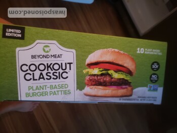 Verbraucherbewertung – Lebensmittelsicherheit Beyond meat burger patties, Publix Super Market at Ashley Landing Mall, 1401 Sam Rittenberg Blvd, Ch... Foto #2