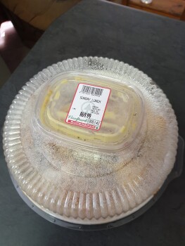 مراجعة المستهلك - سلامة الغذاء Vaalpark Spar, President Swart Road, Vaalpark, Sasolburg, South Africa Bought 3 Sunday lunch from th... صورة فوتوغرافية #3