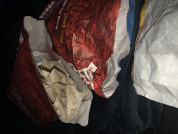 مراجعة المستهلك - سلامة الغذاء Carl's Jr., E Workman Ave, West Covina, CA, USA Came here around 6:00pm and got a kids meal. I recei... صورة فوتوغرافية #2