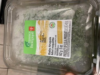 مراجعة المستهلك - سلامة الغذاء Independent Grocer Pharmacy, Kerr Street, Vancouver, BC, Canada We ate PC brand arugula and frozen c... صورة فوتوغرافية #2