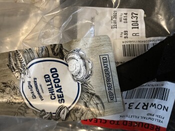 Consumer Review - Food Safety Pick n Pay Ruimsig, Peter Road, Ruimsig, Roodepoort, South Africa I ate at 19:30. Pre packed Yellow... photo #1