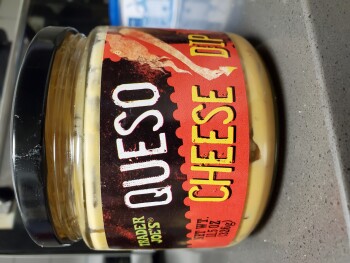 Reseña del consumidor - Seguridad alimentaria Trader Joe's, 2285 NW 185th Ave, Hillsboro, OR 97124, USA Queso Cheese Dip was just purchased with u... foto #2