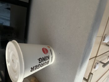Consumer Review - Food Safety Burger King, Chemin de la Cavée, Mondeville, France Nuggets ou coca c’est ce qui a en commun entre l... photo #1