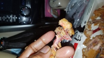 消费者评论 - 食品安全 KFC, By-Pass, 182 U.S. 321, Winnsboro, SC, USA Bloody chicken About 7pm my husband and I bought the... 照片 #5