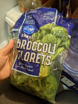 Consumer Review - Food Safety Washed and ready broccoli, Kroger, Alexis Road, Toledo, OH, USA I ripped up some raw broccoli to eat... photo #3