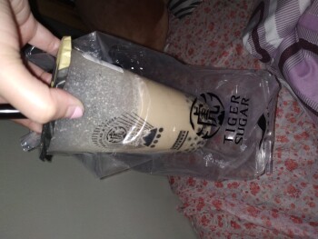 Avaliação do consumidor - Segurança alimentar Tiger Sugar, Bagong Pag-asa, Quezon City, Metro Manila, Philippines Brown Sugar Milktea I bought a B... foto #2