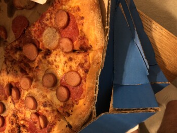 消费者评论 - 食品安全 Domino's Pizza - London - Balham, Balham High Road, London, UK Ordered Two for Tuesday - the pizzas... 照片 #2
