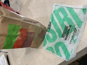 Avis du consommateur - Sécurité alimentaire Burger King, 1282 S Dupont Blvd, Smyrna, DE 19977, USA Within 1-2 weeks apart., Impossible Burger. ... photo #1