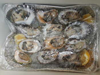 Consumer Review - Food Safety Santa Barbara Fish Market, Harbor Way, Santa Barbara, CA, USA I believe it was the dozen shucked blu... photo #2