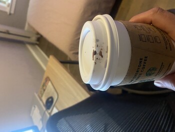 Verbraucherbewertung – Lebensmittelsicherheit Starbucks, North Sheridan Road, Chicago, IL, USA I got a mocha around 1 pm, now my stomach is really... Foto #3