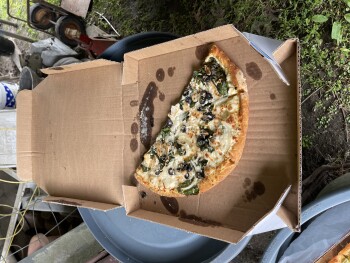 Verbraucherbewertung – Lebensmittelsicherheit Domino's Pizza, Jordan Plaza, Elizabeth City, NC, USA They had there 49% off all pizzas. I got the p... Foto #2