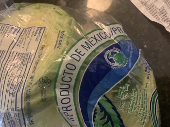 消费者评论 - 食品安全 Walmart, Collins Road, Jacksonville, FL, USA I purchased lettuce cucumber onion and tomato to make a... 照片 #2