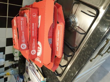 Consumer Review - Food Safety Pizza Hut Delivery, Green Lane, Northwood, UK Chicken wings Ordered 2 pizzas and chicken wings, my w... photo #3