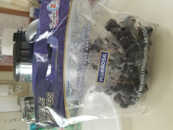 Avaliação do consumidor - Segurança alimentar Black grapes, Kroger Marketplace, Kroger Way, Versailles, KY, USA I ate some Black grapes about 12:3... foto #3