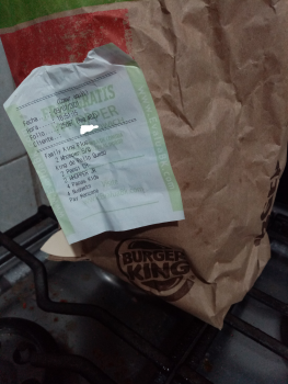 Consumer Review - Food Safety Burger King, Av Aguamilpa 1060, 63173 Tepic, Nay., Mexico Comió amburguesa y los nugget.  Todos en c... photo #3
