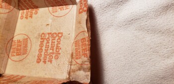 Avis du consommateur - Sécurité alimentaire McDonald's, 6091 Florin Rd, Sacramento, CA 95823, USA Appears that the edge of a a couple hamburger... photo #2