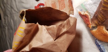 Avis du consommateur - Sécurité alimentaire McDonald's, 6091 Florin Rd, Sacramento, CA 95823, USA Appears that the edge of a a couple hamburger... photo #8