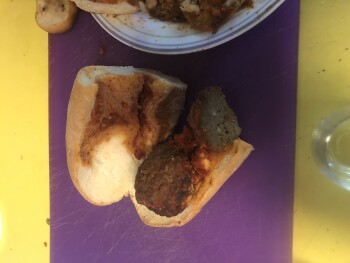 Reseña del consumidor - Seguridad alimentaria La Festa Italiana, Syracuse, NY, USA Food from there 9/18/21  Vomiting  most of the night 
2:00 am... foto #2