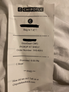 Avis du consommateur - Sécurité alimentaire Chipotle Mexican Grill, 2921 Providence Road, Charlotte, NC, USA 10/05/2021 my girl friend order it... photo #6