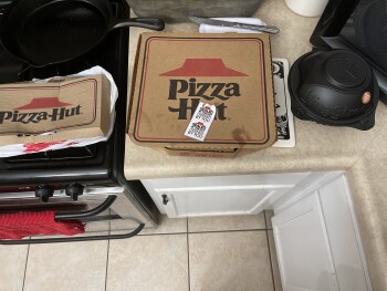 مراجعة المستهلك - سلامة الغذاء Pizza Hut, North 11th Avenue, Hanford, CA, USA I ordered a medium pizza, sausage and pepperoni, chee... صورة فوتوغرافية #4