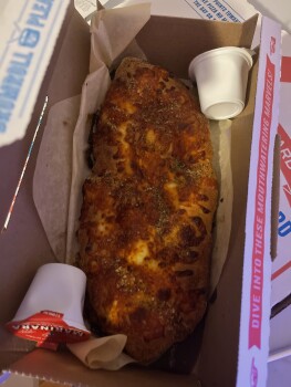 消费者评论 - 食品安全 Domino's Pizza, Blue Hill Avenue, Mattapan, MA, USA I ordered a cheesy bread and a steak and cheese... 照片 #2