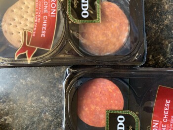 Consumer Review - Food Safety Hy-Vee Grocery Store, 18th Avenue, Rock Island, IL, USA Resubmitting with product photos (lost conne... photo #13
