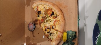 Reseña del consumidor - Seguridad alimentaria Papa John's, 8016 Cambridge Commons Drive, Charlotte, NC, USA Pizza was not fully cooked, the entire... foto #2