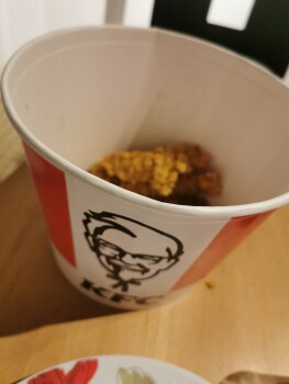 Consumer Review - Food Safety KFC Tours Chambray, Rue Etienne Cosson, Chambray-lès-Tours, France Wings, Moi et ma fille sommes ven... photo #3