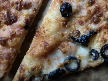 Consumer Review - Food Safety Pizza Hut, 10723 Southeast 82nd Avenue, Happy Valley, OR, USA Rated a 1 because 0 wasn’t an option.... photo #3