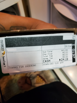 Reseña del consumidor - Seguridad alimentaria Papa John's Pizza, Old Shell Road, Mobile, AL, USA Went in placed my order medium pepperoni and meat... foto #4