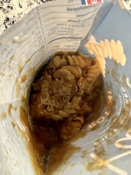 消费者食品安全报告 Walmart Supercenter, Towne Centre Drive, Foothill Ranch, CA, USA Barilla Ready pasta Rotini. We did... 照片 #2