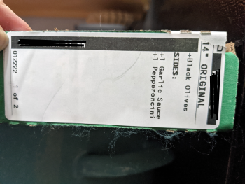 Reseña del consumidor - Seguridad alimentaria Papa John's Pizza, Coon Rapids, MN, USA January 22, 2022. Delivery, not sure from which location. Tw... foto #3