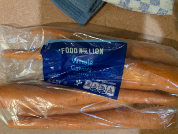 Consumer Review - Food Safety Food Lion, South Main Street, Farmville, Virginia 23901, USA carrots.  Male age 66 ate one unwashed... photo #2