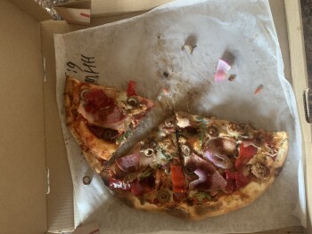 Consumer Review - Food Safety MOD Pizza, Pacific Crest Place, Silverdale, WA, USA Ordered it with a few meats and a bunch of veggi... photo #1