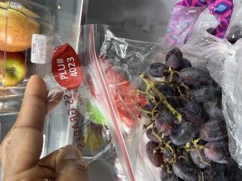Avis du consommateur - Sécurité alimentaire Ralphs, University Parkway, San Bernardino, CA 92407, USA After eating a bowl of purple grapes, I im... photo #2