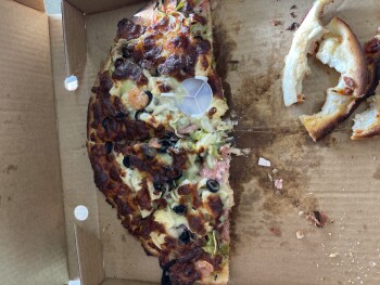 Verbraucherbewertung – Lebensmittelsicherheit Cohuna Pizza & Takeaway, Market Street, Cohuna VIC, Australia Collected Pizza at 7:30pm as we came i... Foto #2