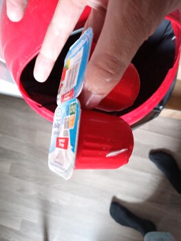 Consumer Review - Food Safety Petits yaourts, ALDI Metz, Avenue André Malraux, Metz, France Les petits yaourts de 60g type petit G... photo #1