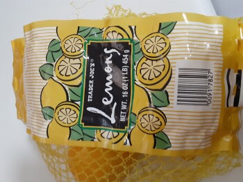 Avis du consommateur - Sécurité alimentaire Trader Joe's, Holly Avenue Northeast, Albuquerque, NM, USA Last night. What I ate from There was oni... photo #3